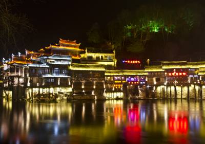 夜游鳳凰古城，感受別樣的古城美