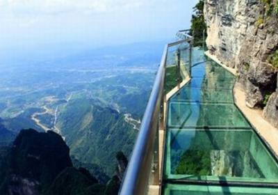 奇峰歷險(xiǎn)，游張家界天門山游記